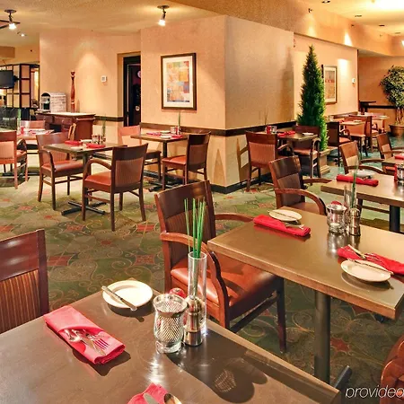 Holiday Inn Toronto International Airport By Ihg 